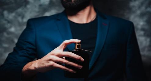 أفضل العطور للرجال بخصم حتي 48%